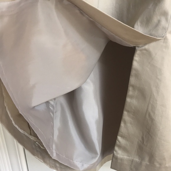 Lightweight, fully lined, ecru dress - Picture 6 of 7